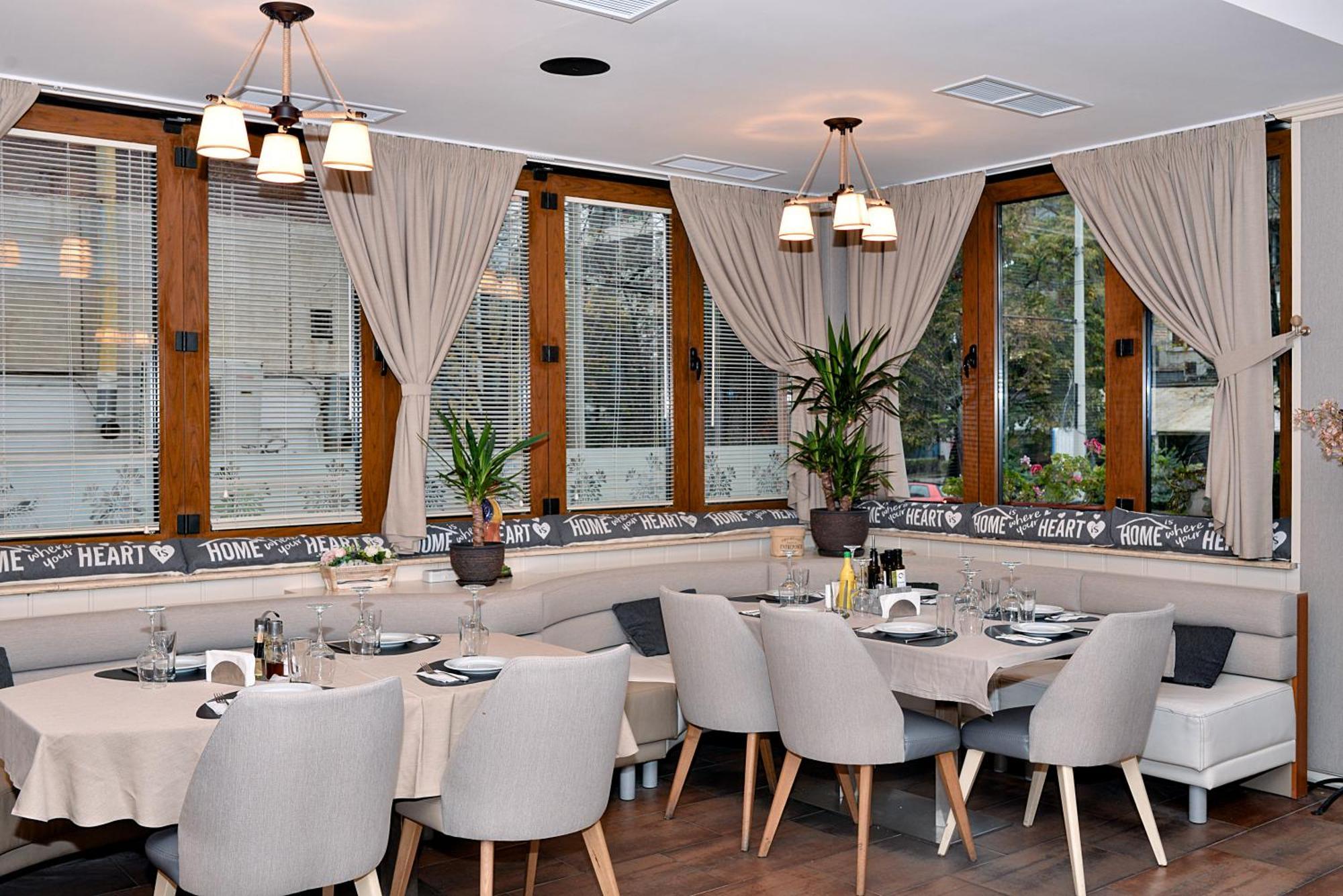 Hotel Cosmos Ruse Bagian luar foto
