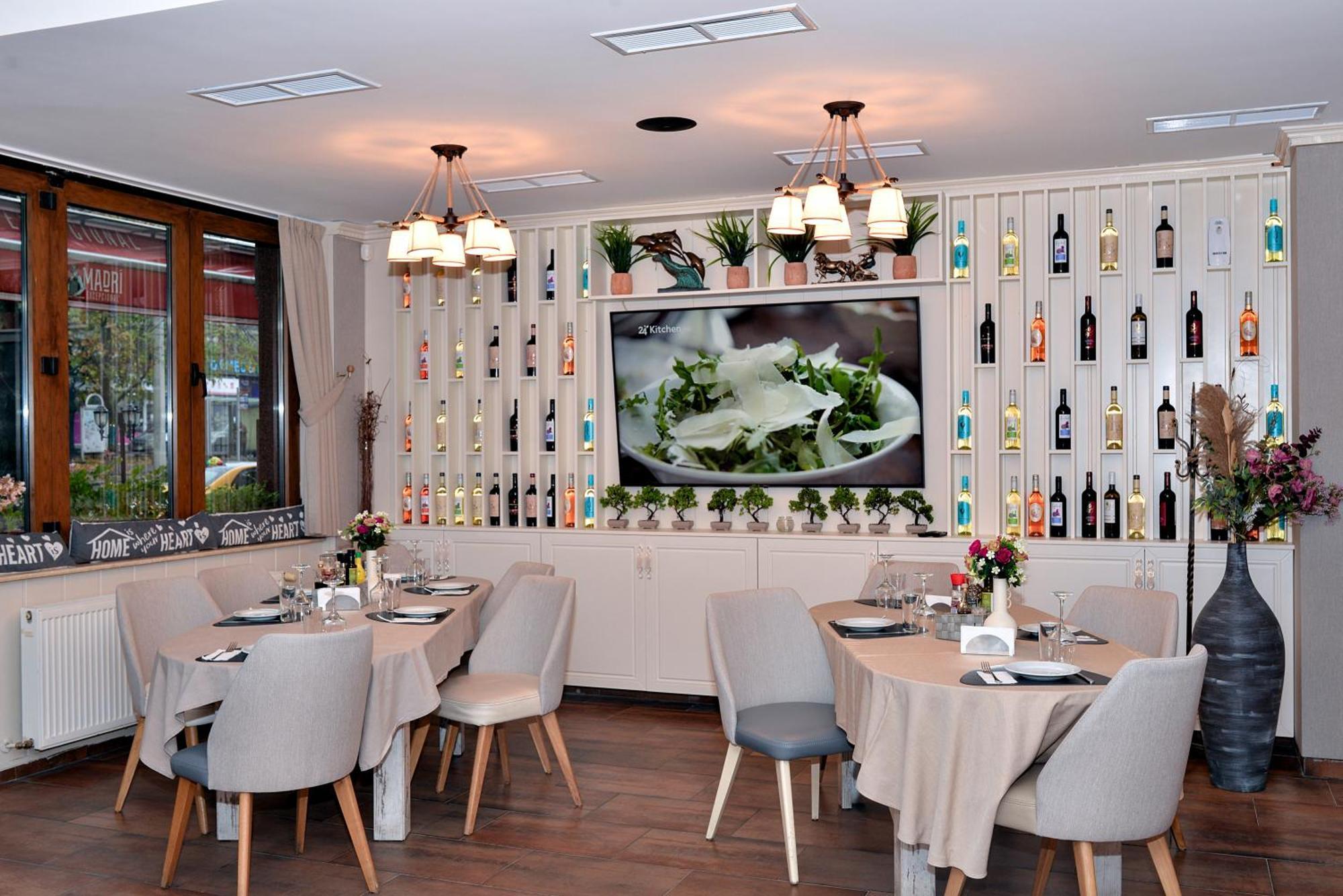Hotel Cosmos Ruse Bagian luar foto