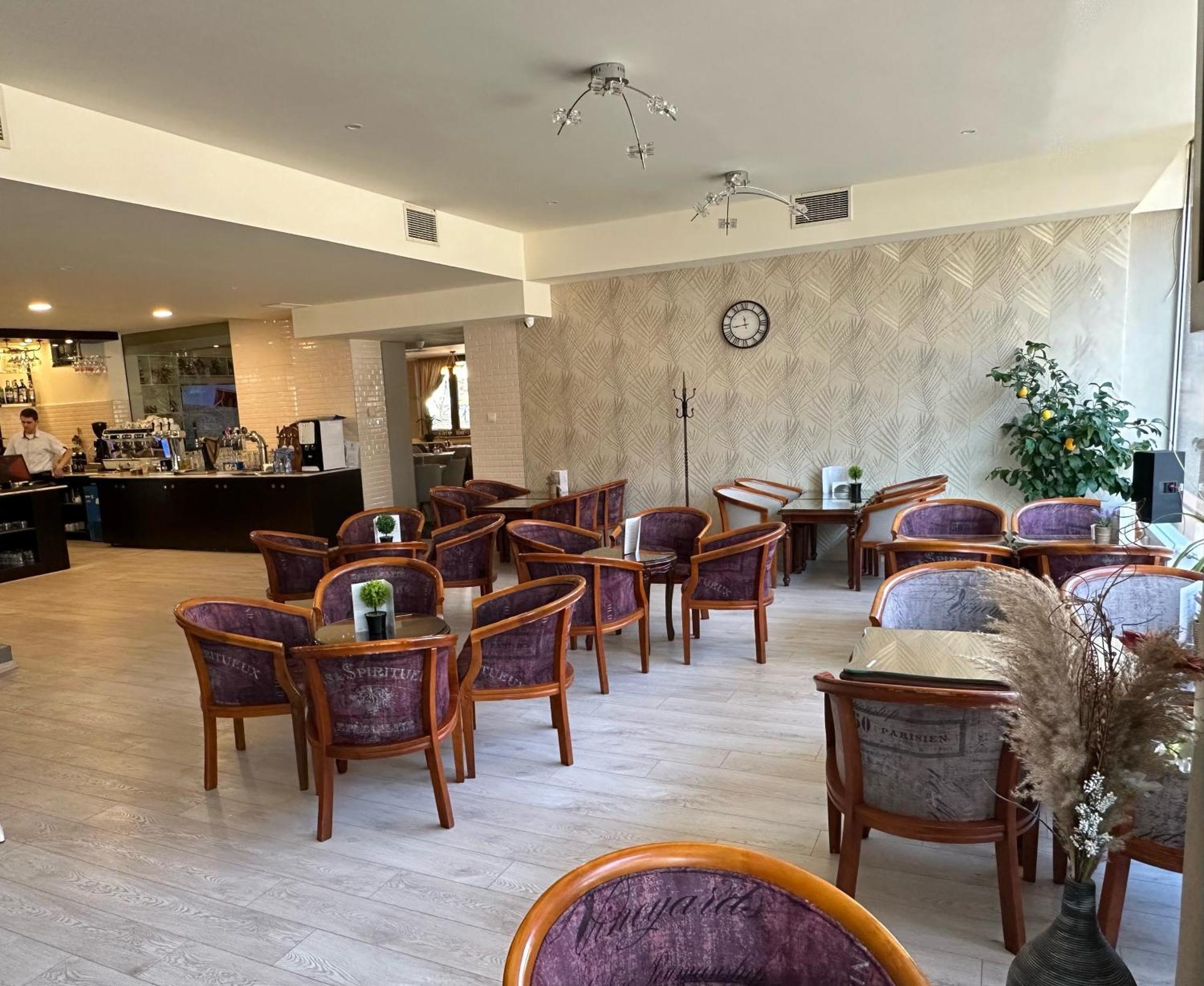 Hotel Cosmos Ruse Bagian luar foto