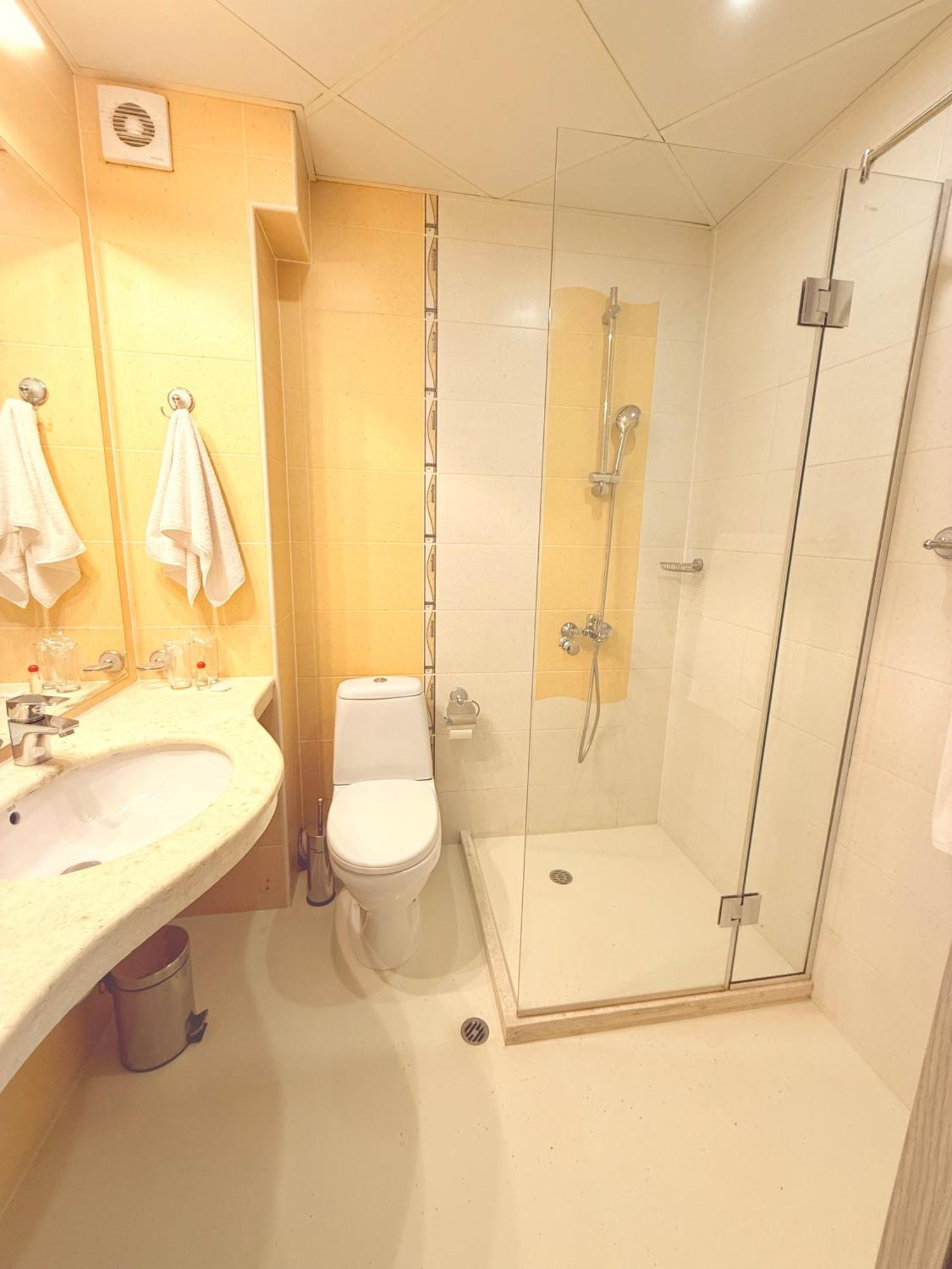 Hotel Cosmos Ruse Bagian luar foto